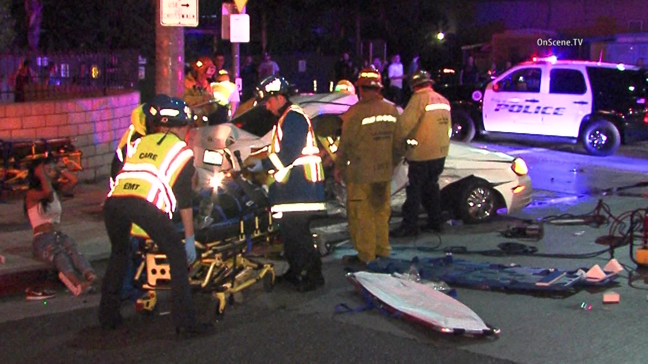 9 hospitalized after 2 packed cars collide in Bell