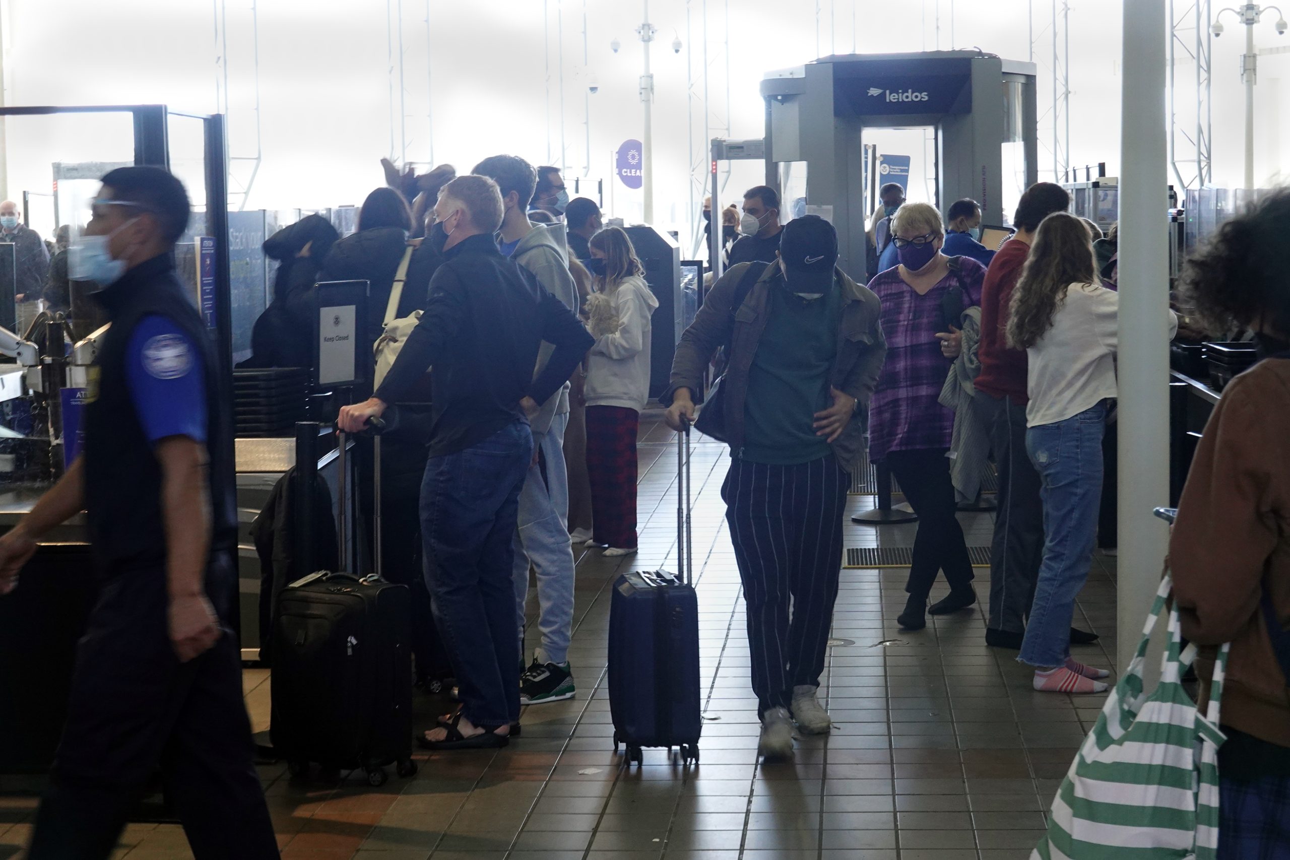 LA Council to Consider Raising Minimum Wage for Tourism Workers ...